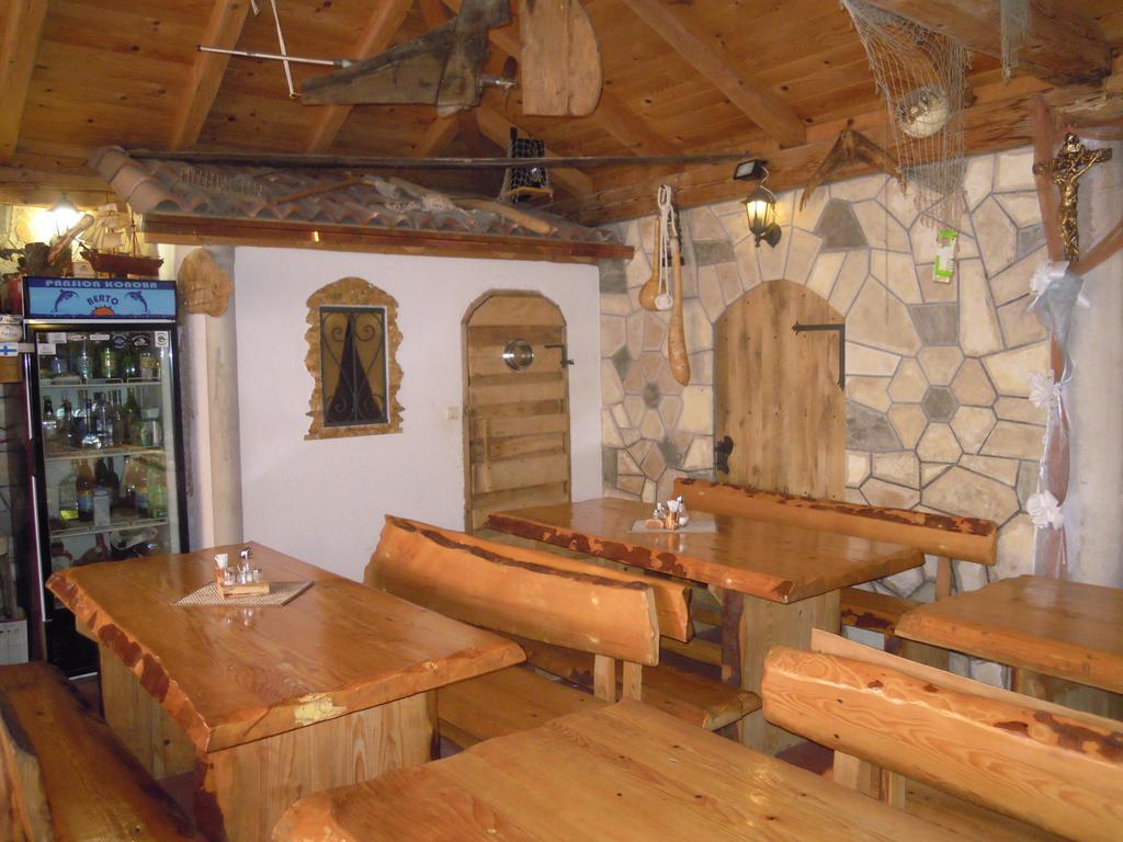 Guest House Berto Crikvenica Esterno foto